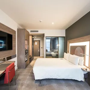 https://novotel-london-heathrow-airport-t1-t2-and-t3.brighton-hotels-england.com